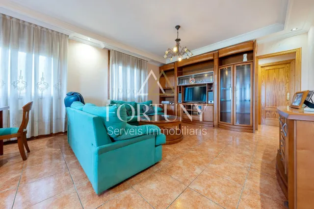 Casa en venta en Avinguda Montclar, Riudecanyes. - foto 3