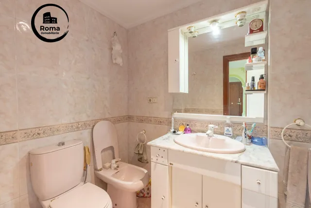 Piso de 3 habitaciones sin ascensor en venta en Peligros — 28