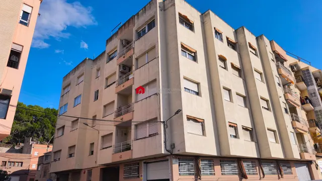 Se vende piso de 4 habitaciones en Tortosa, Sant Llatzer. — 32