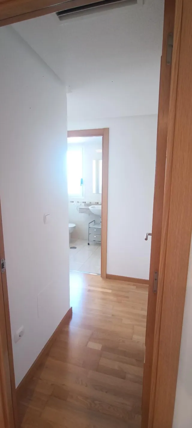 Oportunidad con TERRAZA en Juan Carlos I — 34