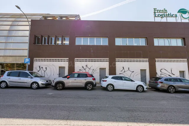 Local comercial 411m² en alquiler - Poligono venta alegre