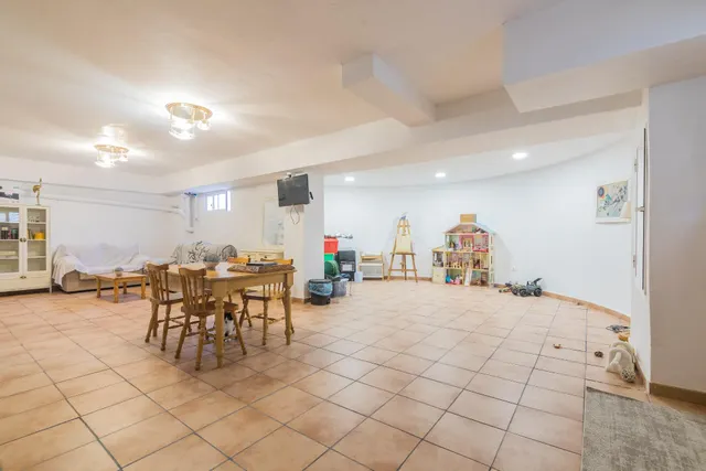 CHALET PAREADO A UN PASO DEL CAMPO DE GOLF CON 5 habitaciones 3 BAÑOS — 40