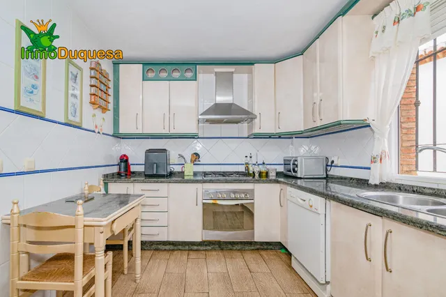 Casa pareada en LA ZUBIA, Junto instituto Trevenque. — 12