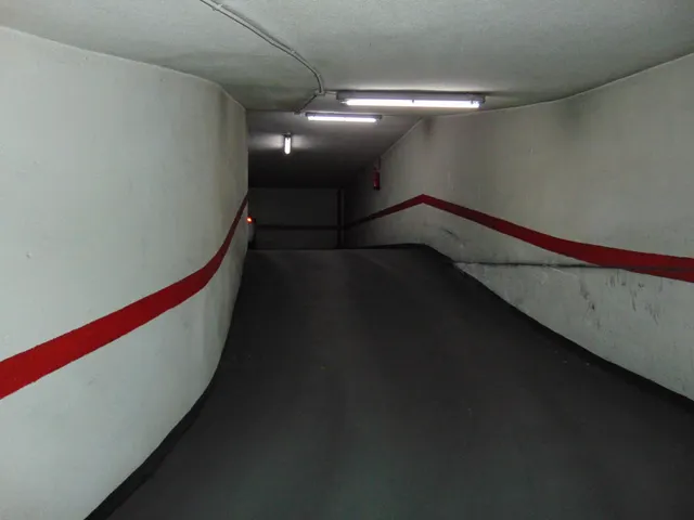 PLAZA DE GARAJE EN VENTA CALLE EDUARDO VICENTE BARRIO SALAMANCA — 4