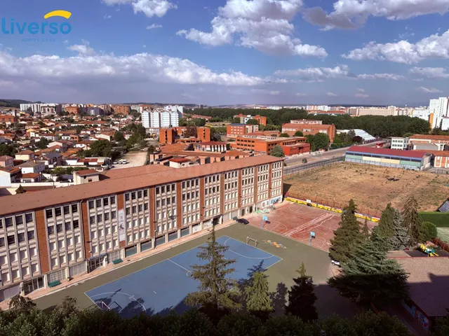 Piso de 5 habitaciones en pleno centro de Burgos | Ideal par - foto 4