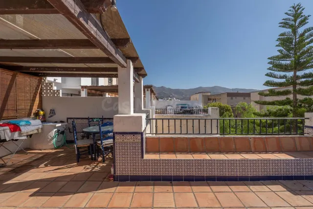 PRECIOSA CASA EN URBANIZACION PRIVADA VELILLA ALMUÑECAR PLAY - foto 2