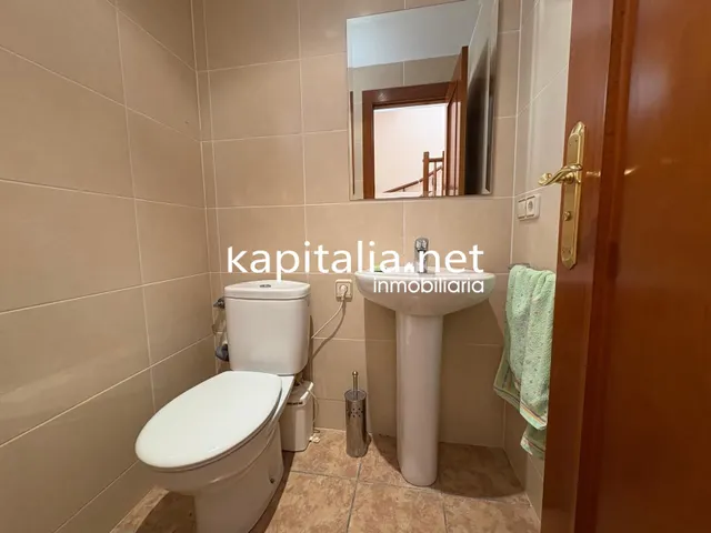 EXCLUSIVO ADOSADO A LA VENTA LISTO PARA ENTRAR A VIVIR EN ANNA — 11