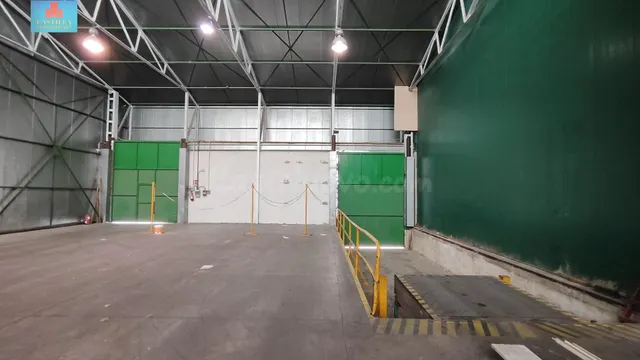ÚNICA Y OPORTUNIDAD ESPECTACULAR NAVE EN POLÍGONO ÁVILA - foto 4