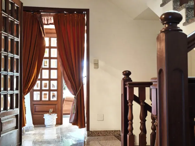 CHALET en perfecto estado conservación, con gran FINCA y a diez minutos del CENTRO de Santiago. — 12