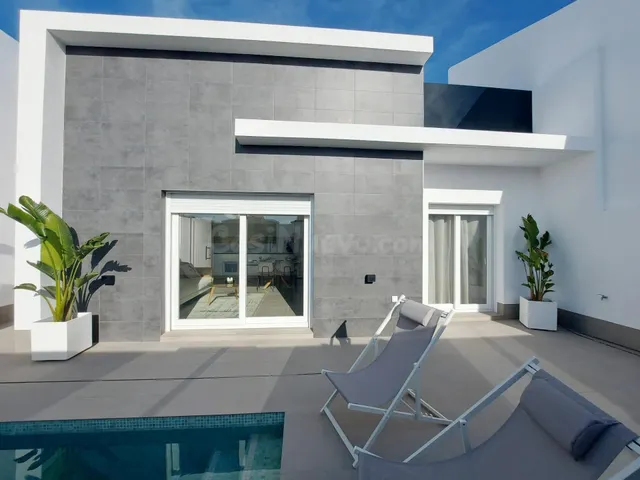 ADOSADO CON PARCELA, GARAJE Y PISCINA PRIVADA EN ROLDAN - TO - foto 5