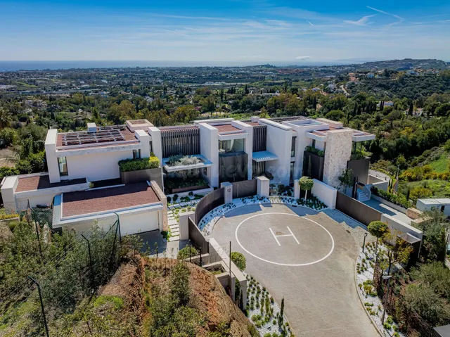 VILLA DE LUJO EN URBANIZACIÓN LA QUINTA, BENAHAVIS — 2