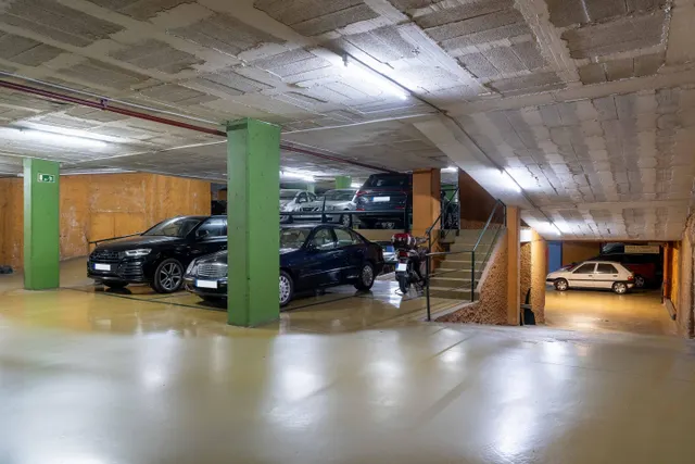 Parking de moto 2m² en alquiler - Les Corts — 7