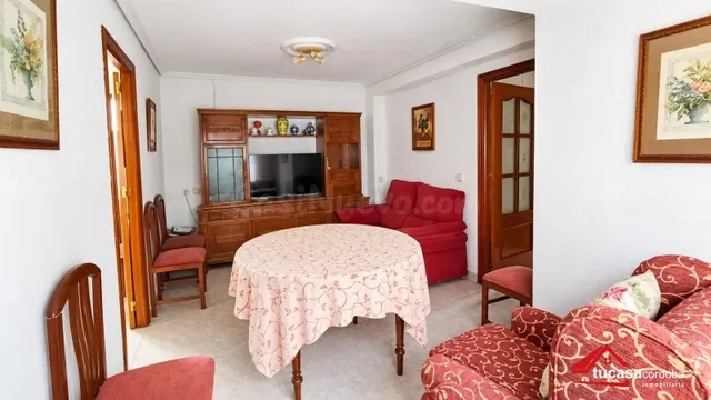 Casa en venta en exclusiva en el centro de Alcolea, con coch - foto 2