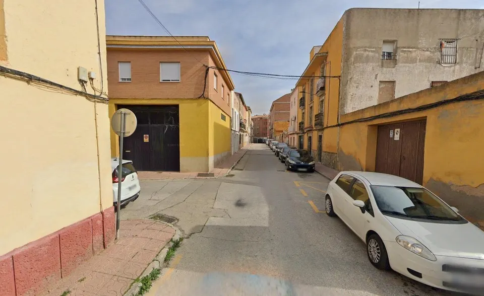 Venta de Casa en Linares, Jaén. Activo Inmobiliario Sin Posesión / Alquilado /No se Puede Visitar / No se Puede Financiar.