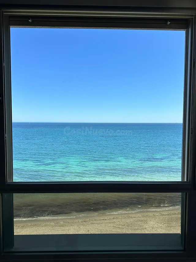 Impresionante apartamento en La Manga del Mar Menor en venta - foto 3