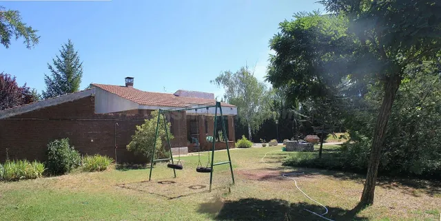 Parcela, con casa y nave - foto 3