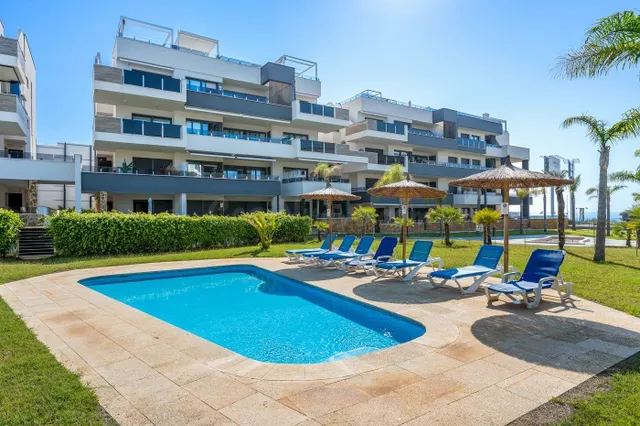 APARTAMENTO DE 2 DORMITORIOS Y 2 BAÑOS EN PUNTA PRIMA (ORIHUELA COSTA) — 31