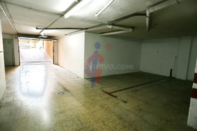 Parking 21m² en alquiler - MERCADONA — 2