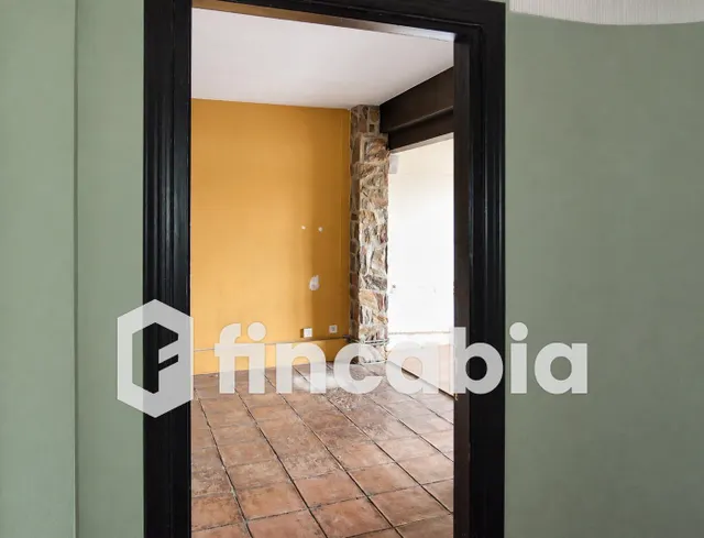 Casa para reformar con patio, balcones y local en Breda — 34