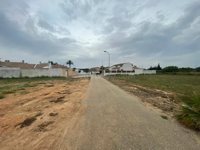 Terreno Urbanizable en LA RIBERA Oportunidad a Solo 500m de  - foto 2