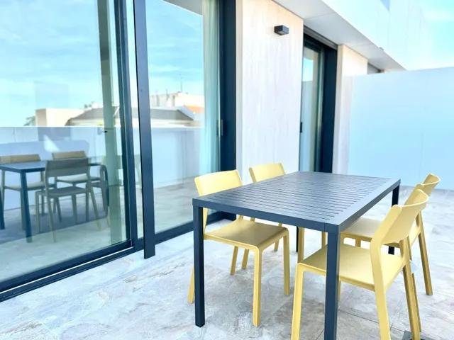 ATICOS EN VENTA EN PLENA CALLE MAYOR DE PILAR DE LA HORADADA - foto 4
