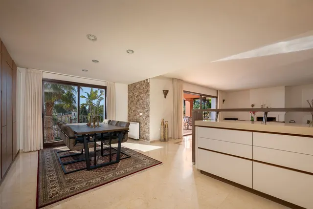 Chalet 3 habitaciones 368m² en venta - Marbella — 11