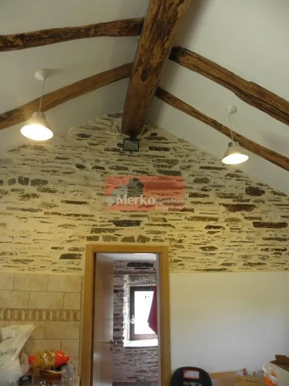 SE VENDE CASA DE PIEDRA SEMI-REFORMADA  CON FINCA CERRADA CERCA DE BÓVEDA — 29