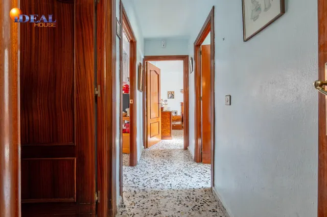 Amplio y Luminoso Piso en zona norte. — 17