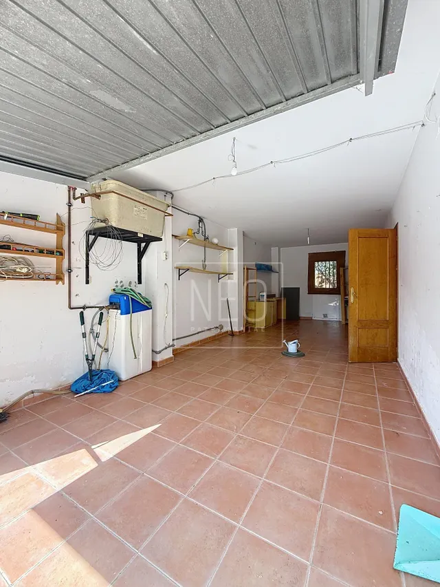 UNIFAMILIAR PAREADO EN CALLE ALFAGUARA, ALFACAR, GRANADA — 29