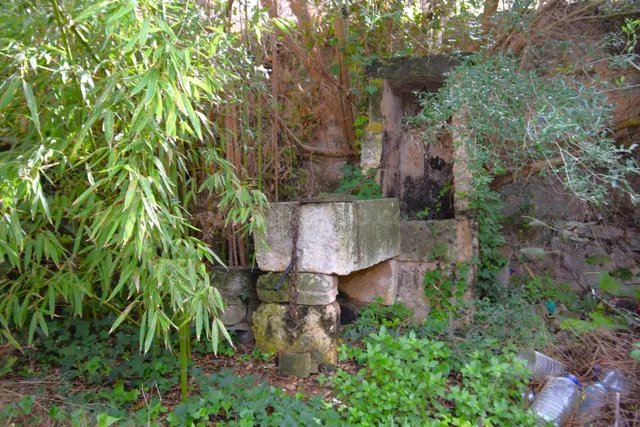 Casa de pueblo para reformar con amplio jardin en Muro