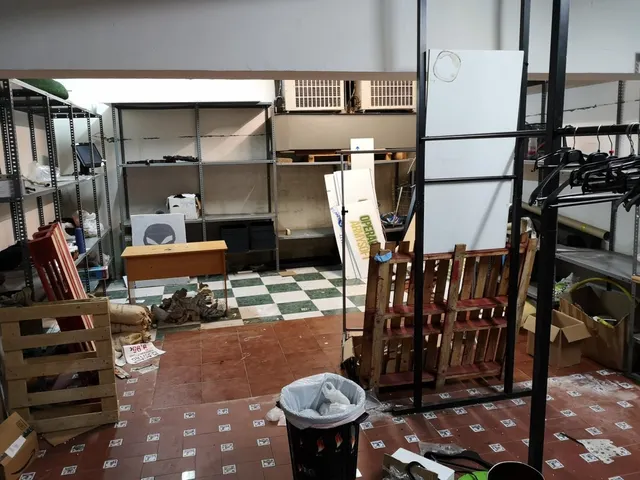 LOCAL PREPARADO DE 200 METROS AL LADO DE LOS CINES VAN DYCK — 7