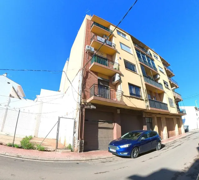 Piso semireformado en Puçol - foto 3
