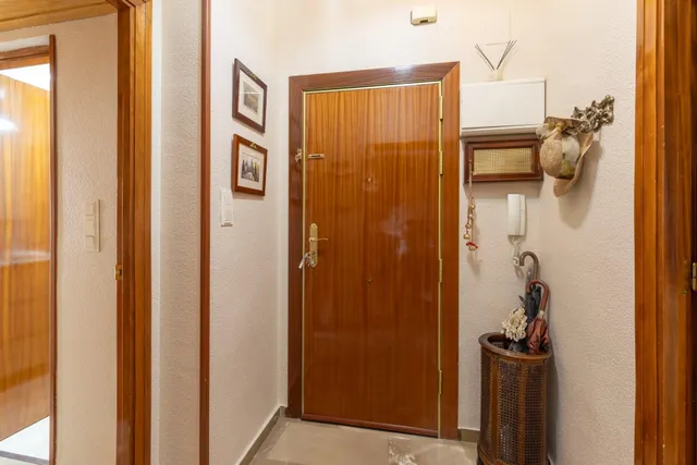 Amplio y luminoso piso de 3 dormitorios listo para entrar a vivir junto al metro de Albolote — 28