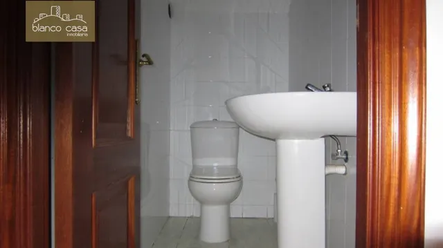 Local comercial de 40m2 en el centro de Carballo — 9
