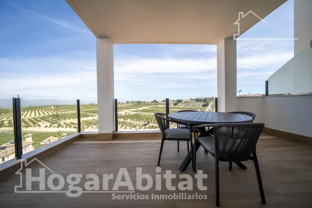 PRECIOSO ADOSADO A ESTRENAR CON PISCINA PRIVADA Y TERRAZA — 29
