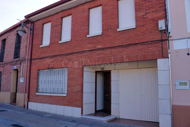 Oportunidad Única en el centro de Viana - foto 4
