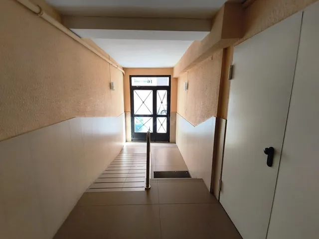 Piso de 53m2 útiles. Distribuido en dos dormitorios, salón, cocina y baño — 4