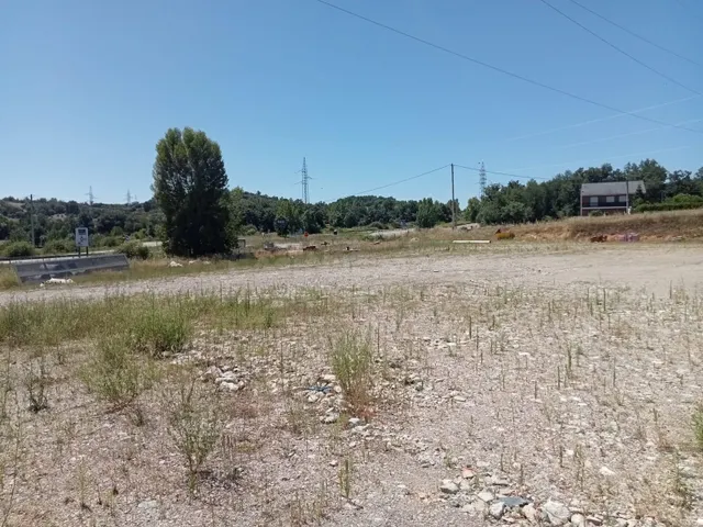 SE VENDE NAVE CON 8.000 M2 DE TERRENO - foto 4