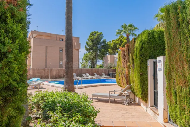 CHALET ADOSADO EN PORTALS NOUS