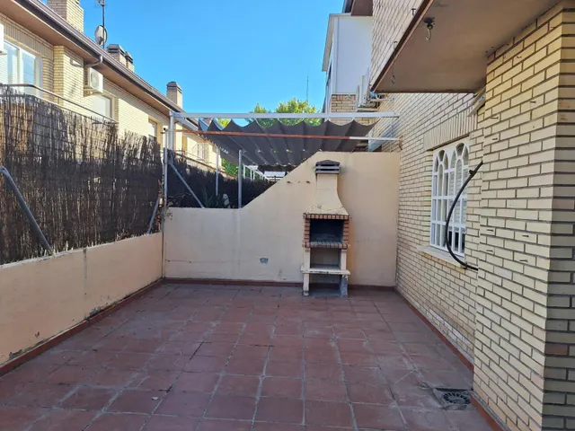 VENTA DE CHALET ADOSADO  EN CALLE SANTILLANA DEL MAR 20. BOADILLA DEL MONTE, — 8