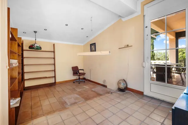 Villa con enorme jardín y piscina en pleno centro, a 5 minutos de la playa — 26