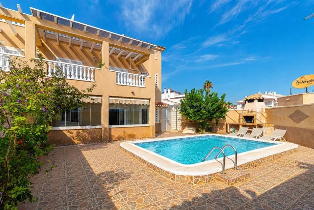 Bungalow de 3 dormitorios 2 baños con piscina privada y jardín en Zeniamar · Orihuela Costa — 30