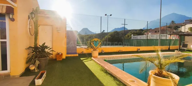 CHALET INDEPENDIENTE CON POSIBILIDAD DE HACER UN HOTEL RURAL