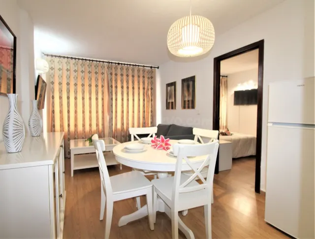 Apartamento de un dormitorio junto a la plaza del ayuntamien - foto 2