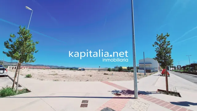 Solar industrial en primera linea de carretera a la venta en Ontinyent. — 5