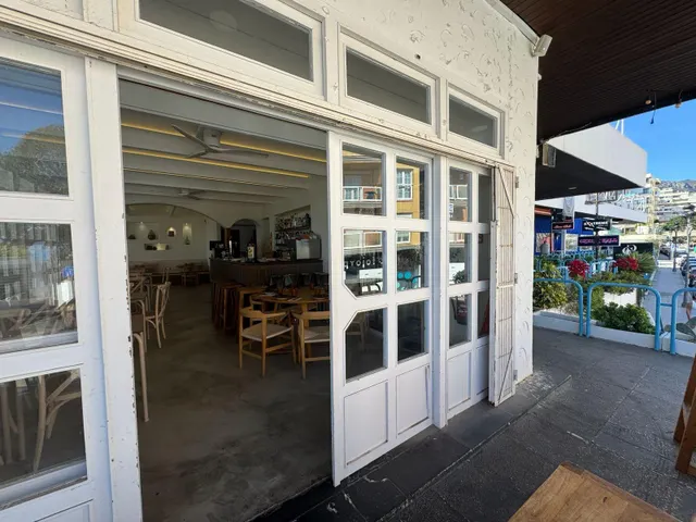 AMPLIO LOCAL EN VENTA EN NOGALERA — 20