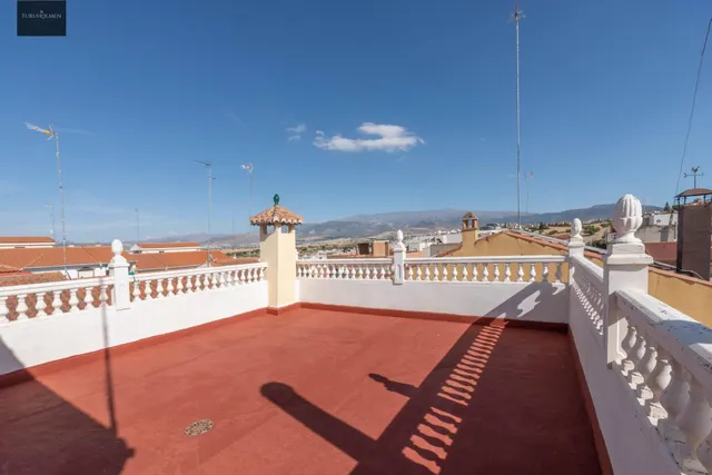 MAGNIFICA CASA EN LAS GABIAS — 2