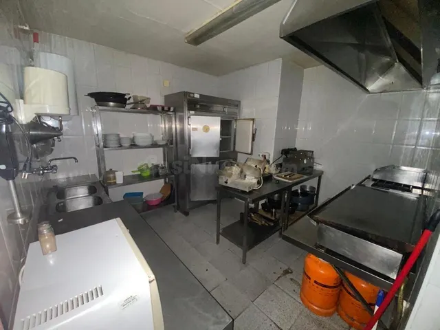 Local comercial 140m² en venta - Las lagunas - foto 3