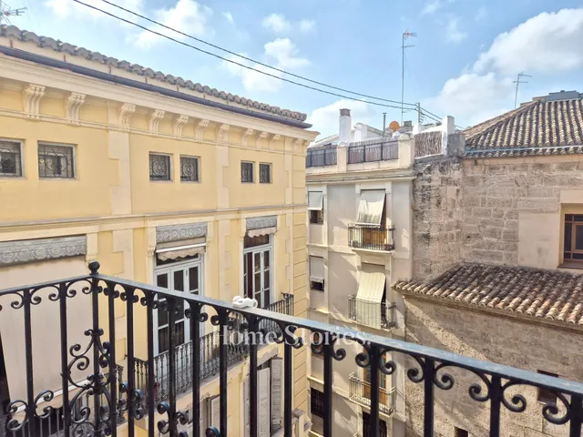 La vida, desde la Plaza de San Esteban — 33