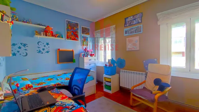 Amplia vivienda reformada situada en el couto. — 29